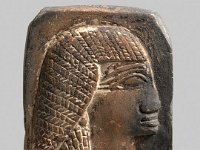 Aeg S 3  Aeg S 3, Relief eines Kopfes, Kalkstein, H 11,6 cm, B 8,6 cm, T 2,5 cm : Bestandskatalog Ägypten, Museumsfoto: Claus Cordes